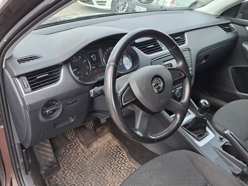 Skoda Octavia 2014 Ruskea (beige)