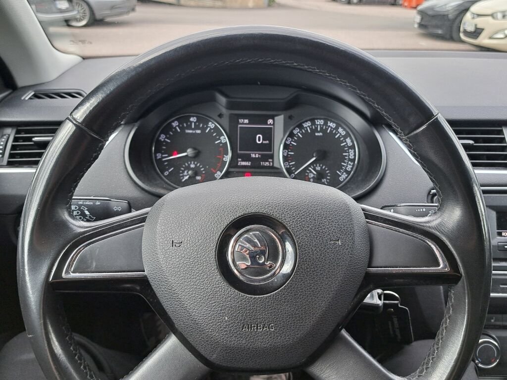 Skoda Octavia 2014 Ruskea (beige)