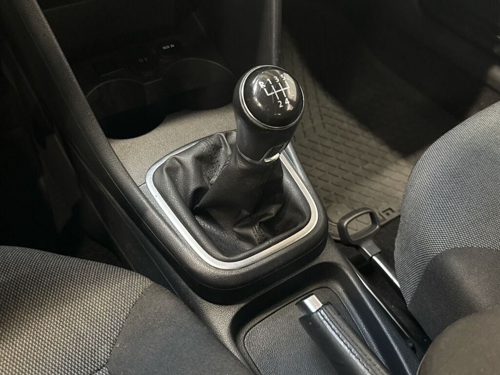 Volkswagen Polo 2014 Musta