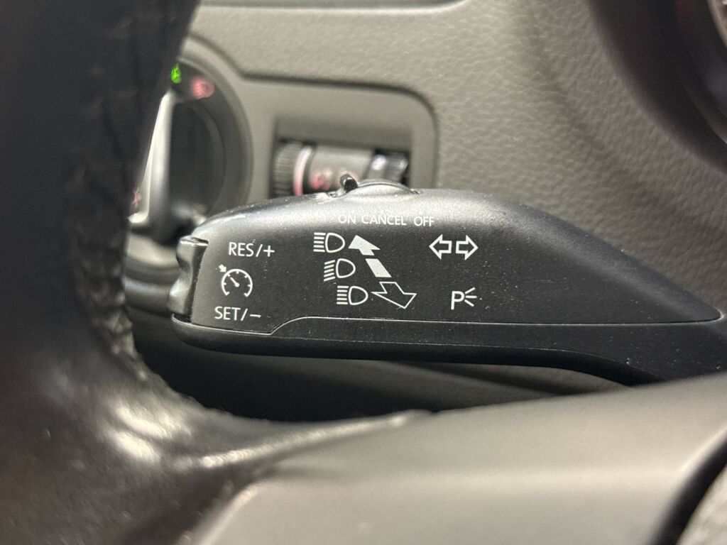 Volkswagen Polo 2014 Musta