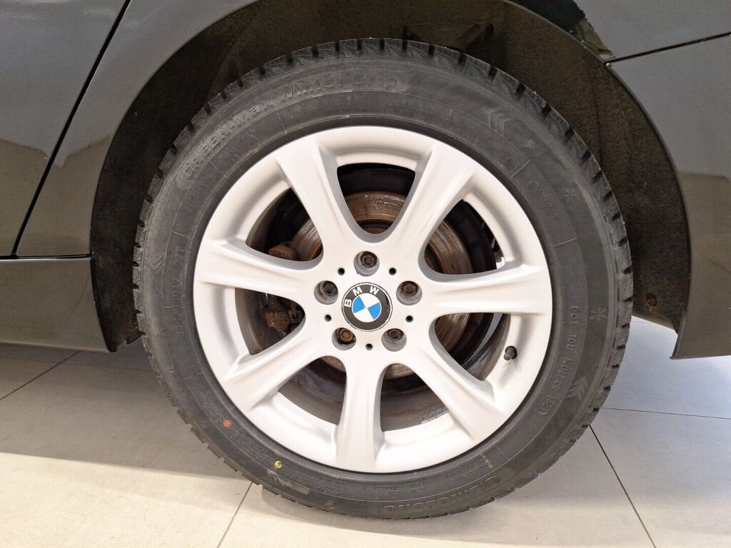 BMW 318 Gran Turismo 2014 Musta