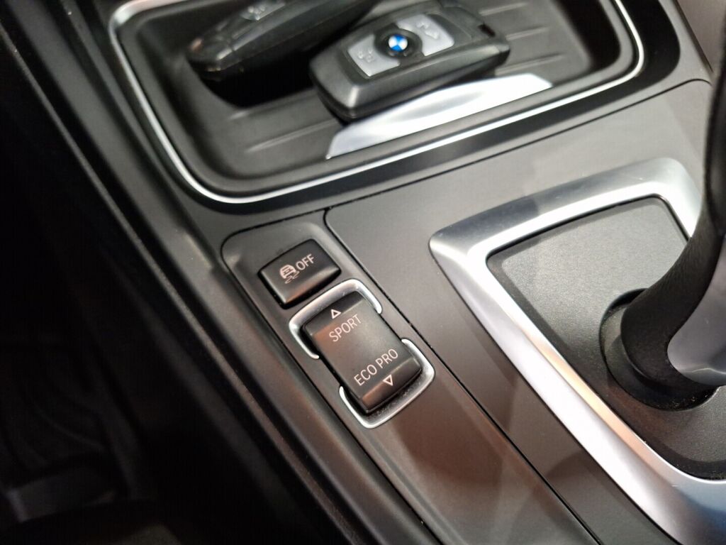 BMW 318 Gran Turismo 2014 Musta