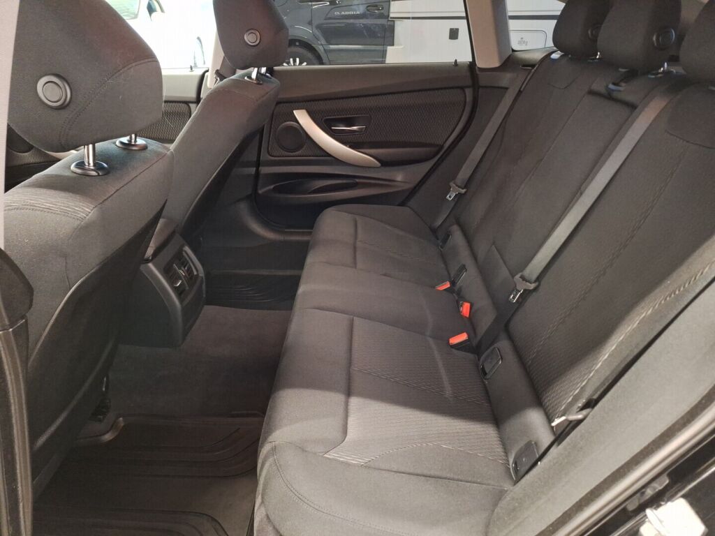 BMW 318 Gran Turismo 2014 Musta