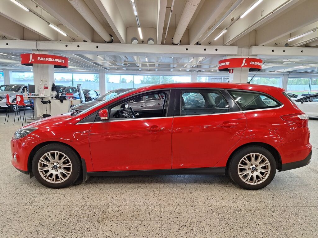 Ford Focus 2014 Punainen