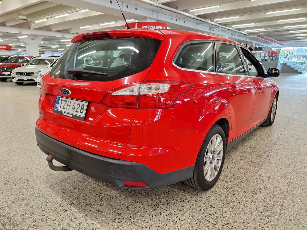 Ford Focus 2014 Punainen