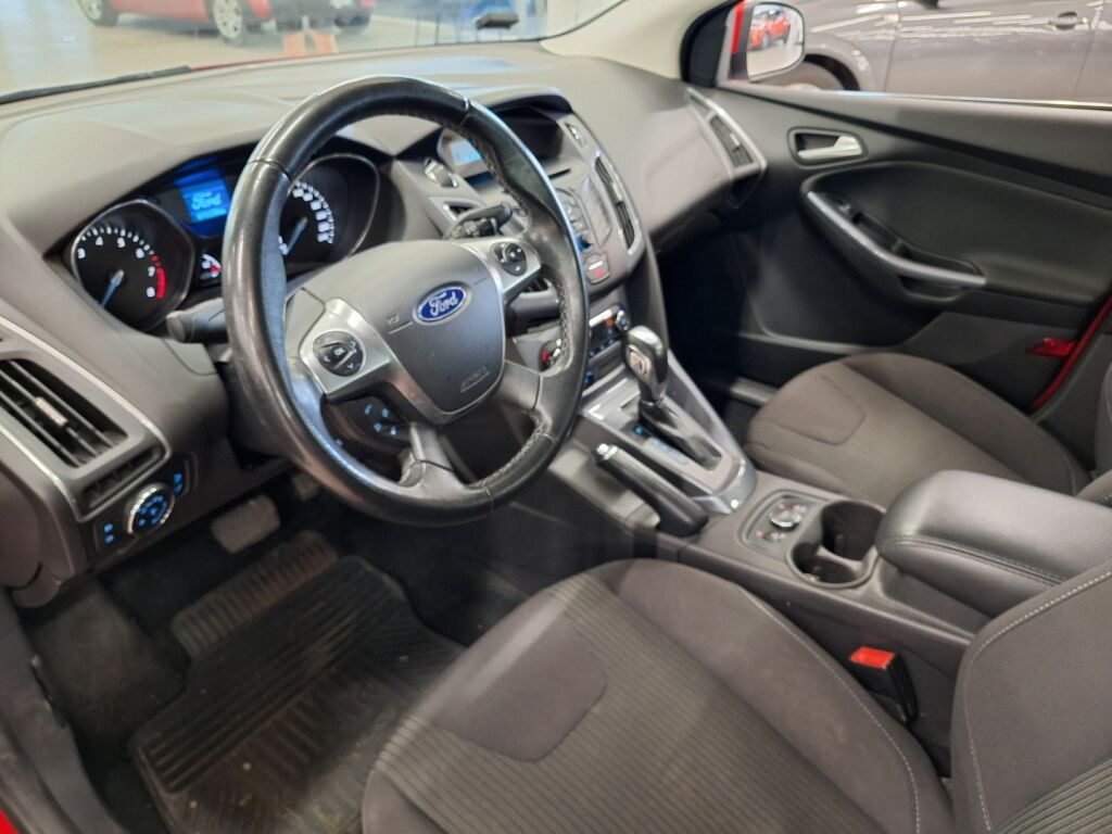 Ford Focus 2014 Punainen
