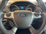 Ford Focus 2014 Metallinhohto Punainen (Red Candy)