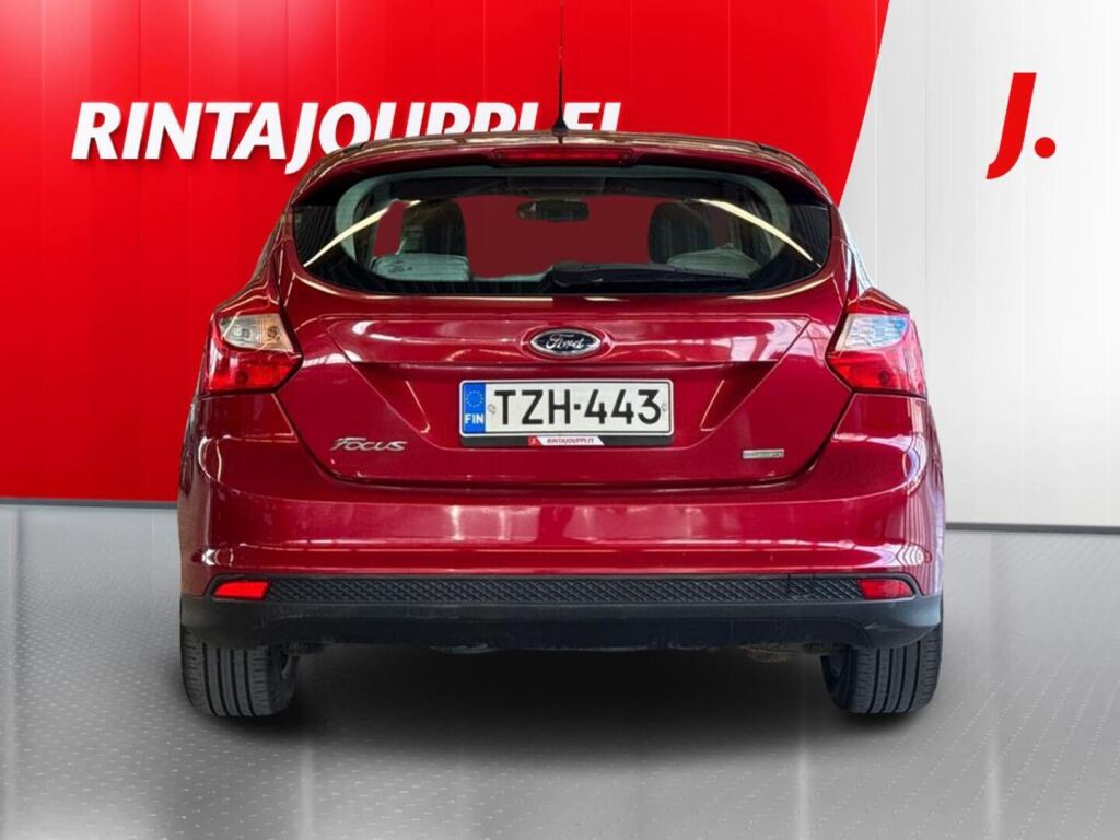 Ford Focus 2014 Metallinhohto Punainen (Red Candy)