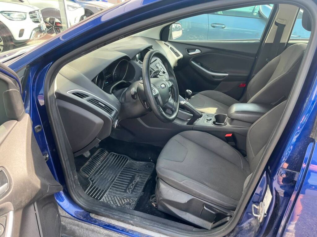 Ford Focus 2014 Sininen