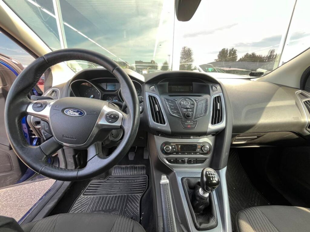 Ford Focus 2014 Sininen