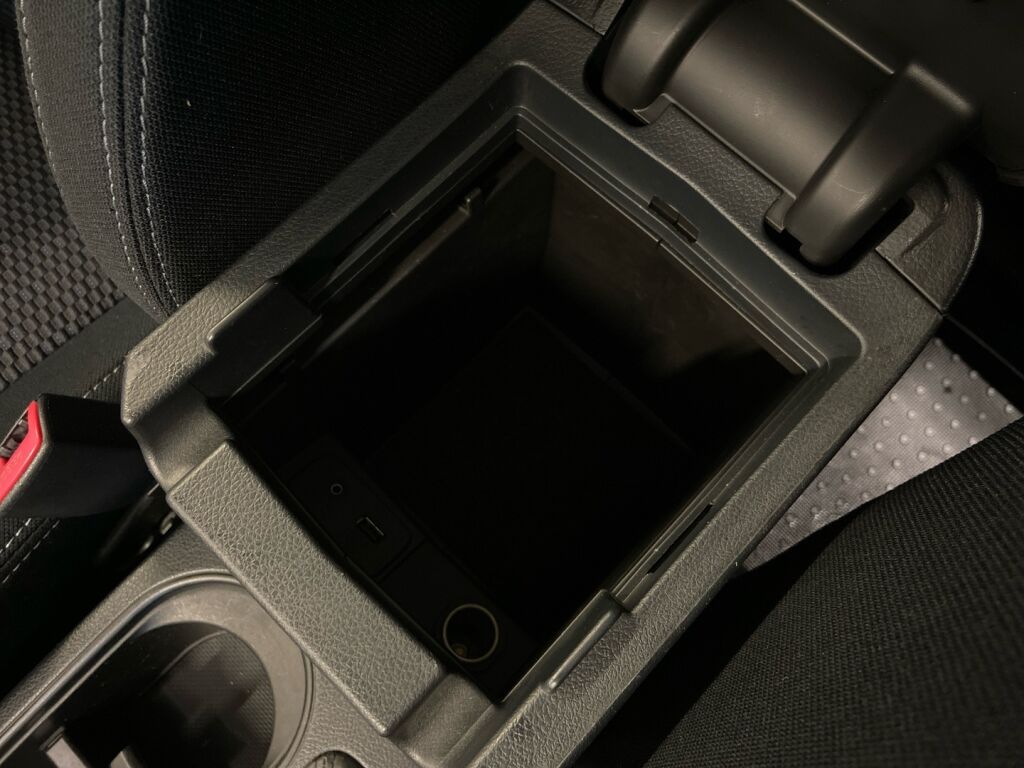 Subaru Forester 2014 Musta