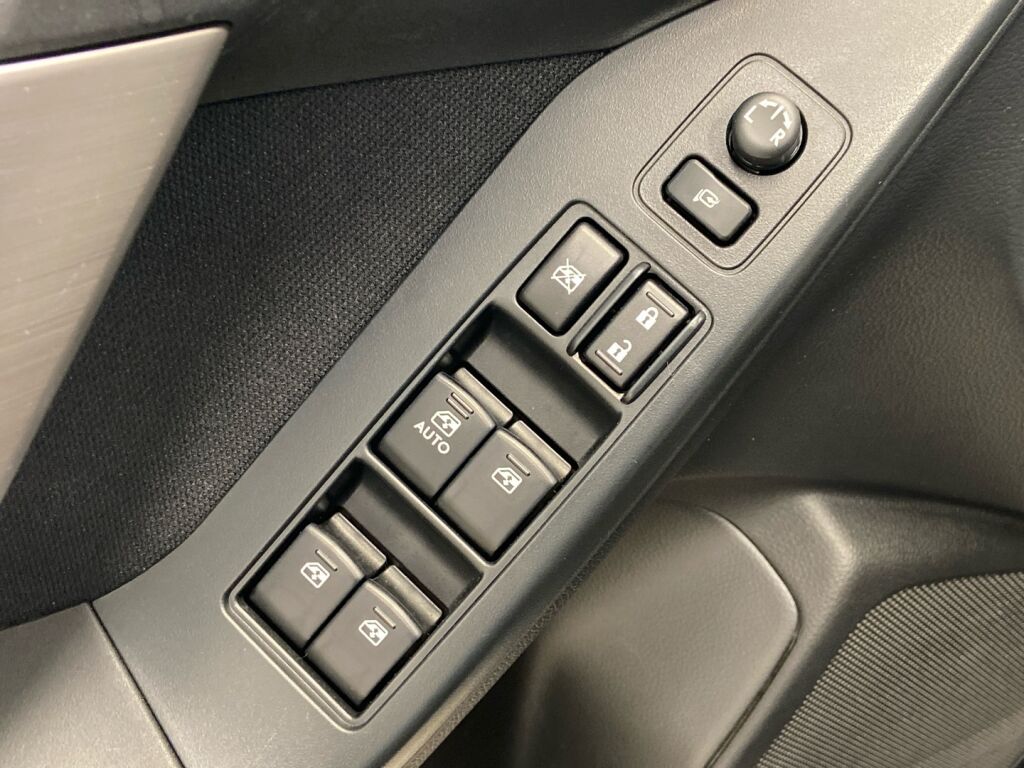 Subaru Forester 2014 Musta