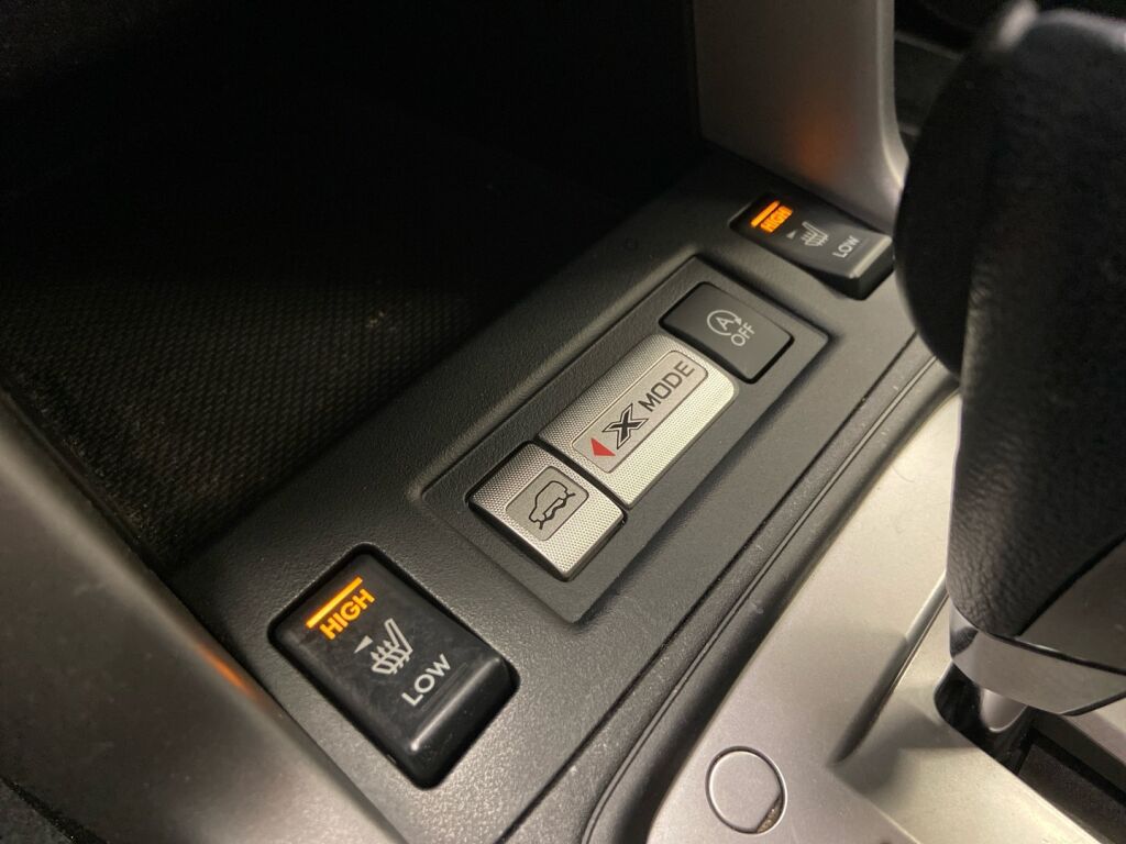 Subaru Forester 2014 Musta