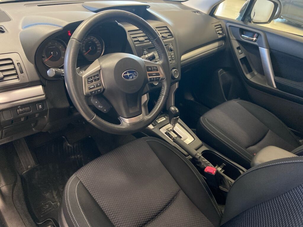 Subaru Forester 2014 Musta