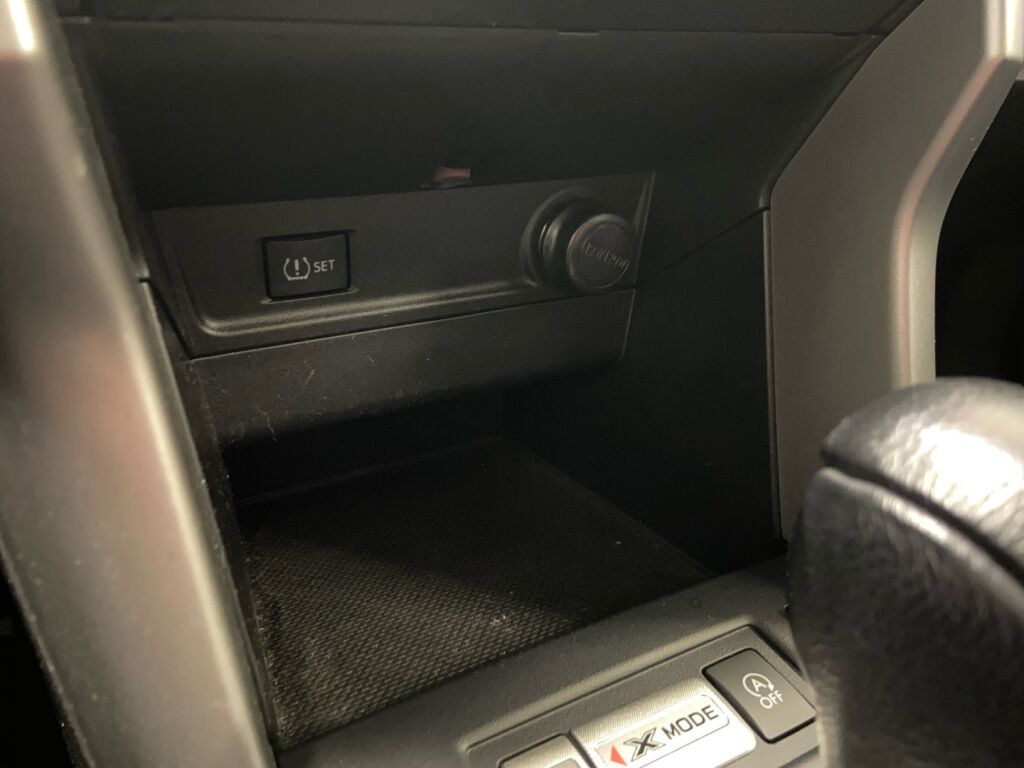 Subaru Forester 2014 Musta