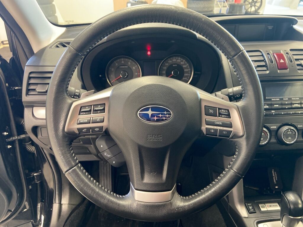 Subaru Forester 2014 Musta