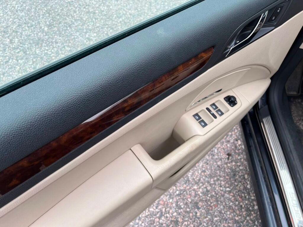 Skoda Superb 2014 Musta