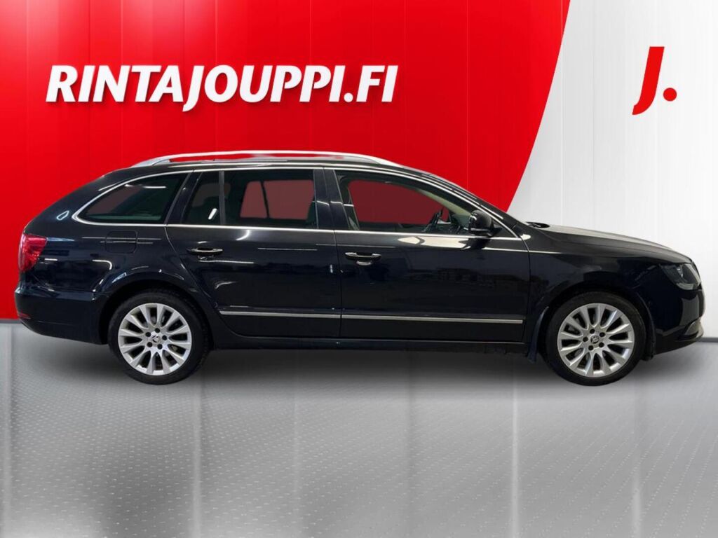 Skoda Superb 2014 Musta
