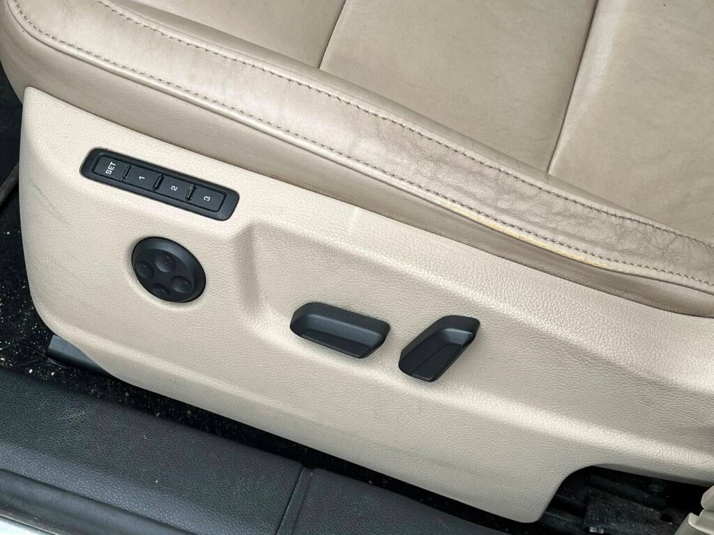 Skoda Superb 2014 Musta