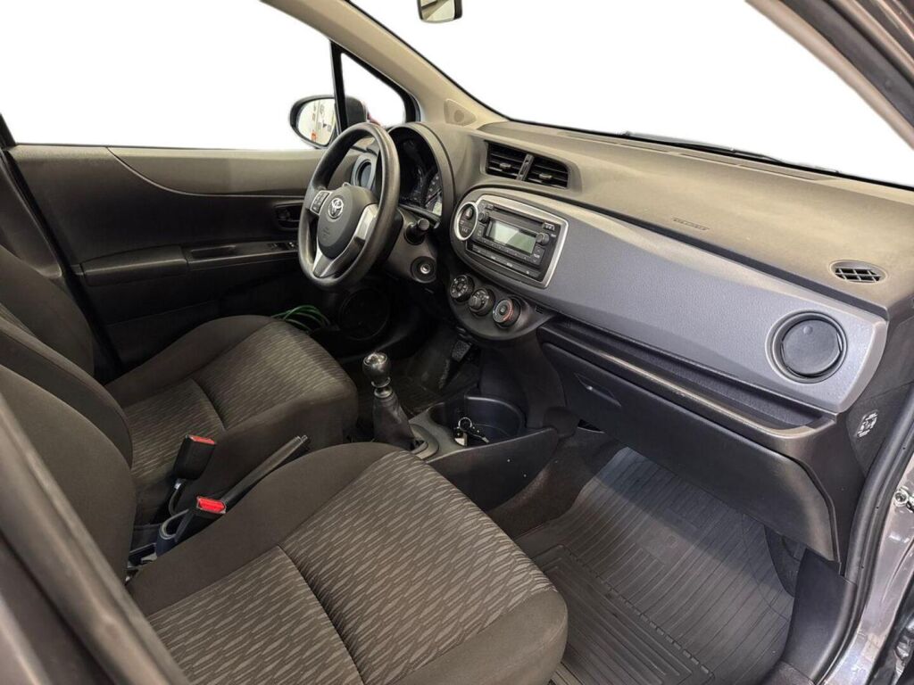 Toyota Yaris 2014 Harmaa