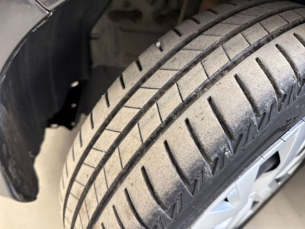 Toyota Yaris 2014 Harmaa