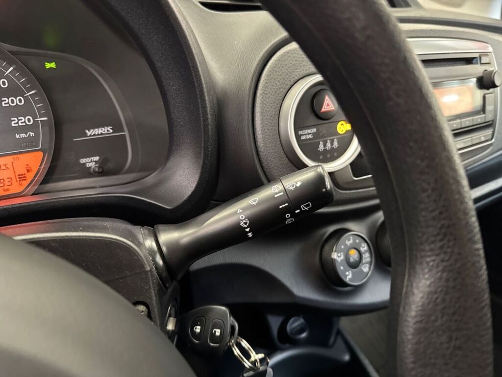 Toyota Yaris 2014 Harmaa