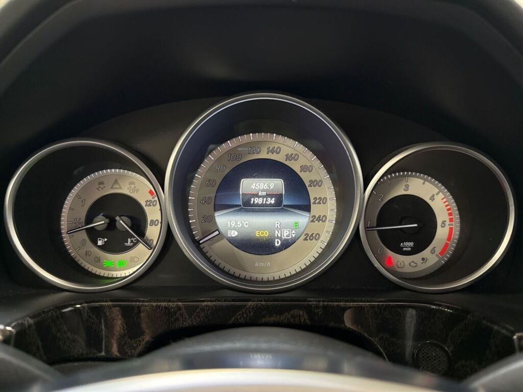 Mercedes-Benz E 2014 Harmaa