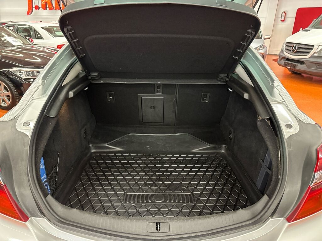 Opel Insignia 2014 Hopea