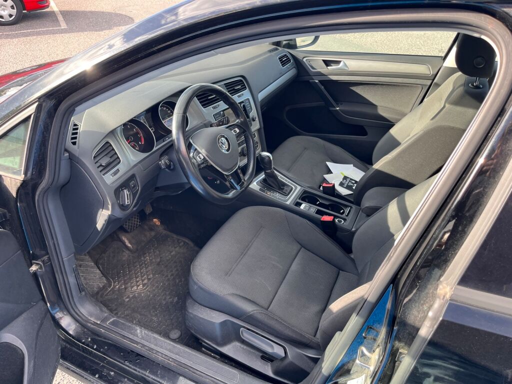 Volkswagen Golf 2014 Musta