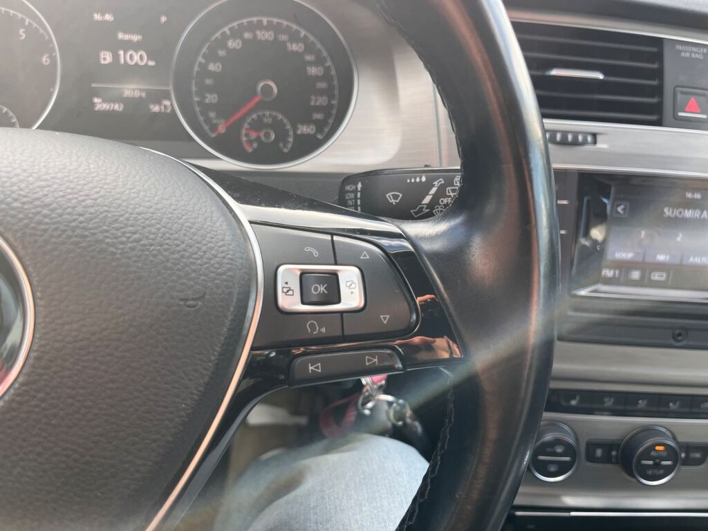 Volkswagen Golf 2014 Musta
