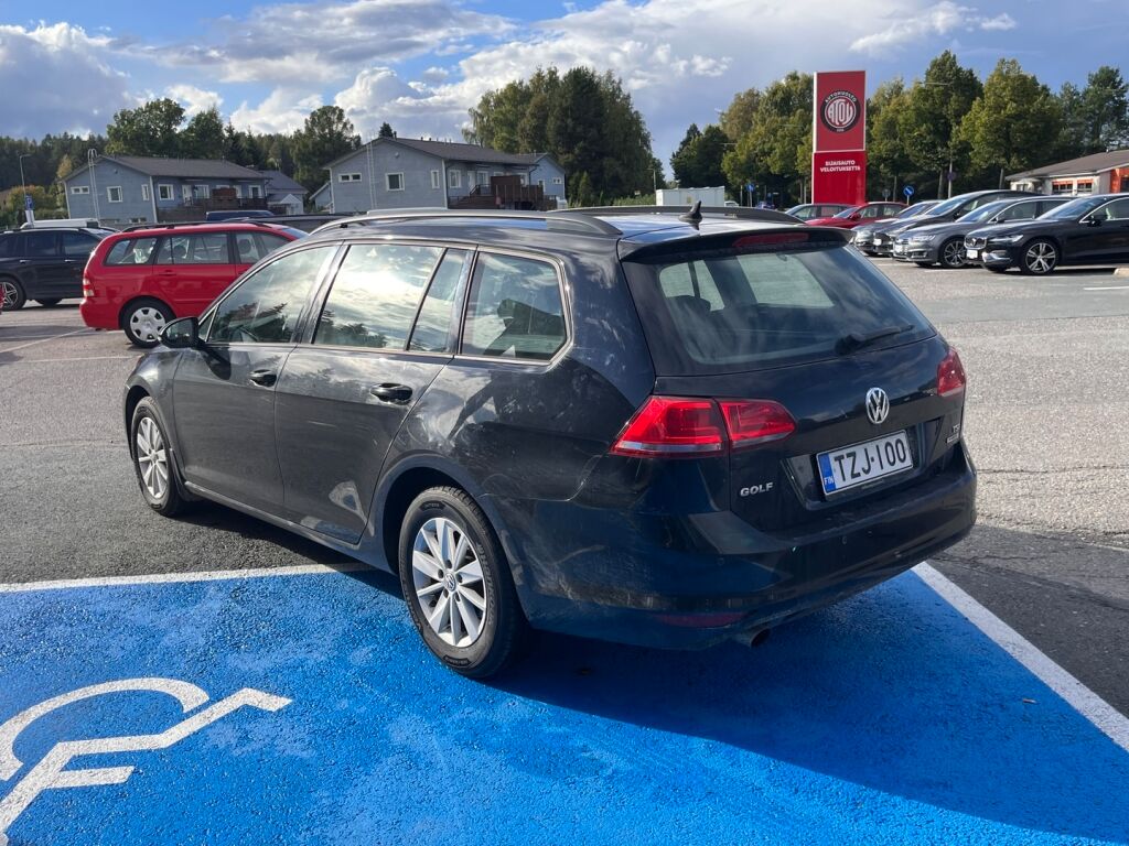 Volkswagen Golf 2014 Musta