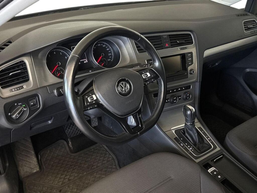 Volkswagen Golf 2014 Musta