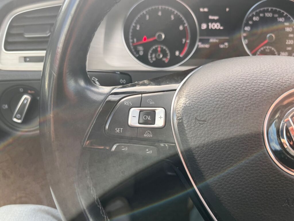 Volkswagen Golf 2014 Musta
