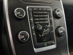 Volvo V70 2013 Musta