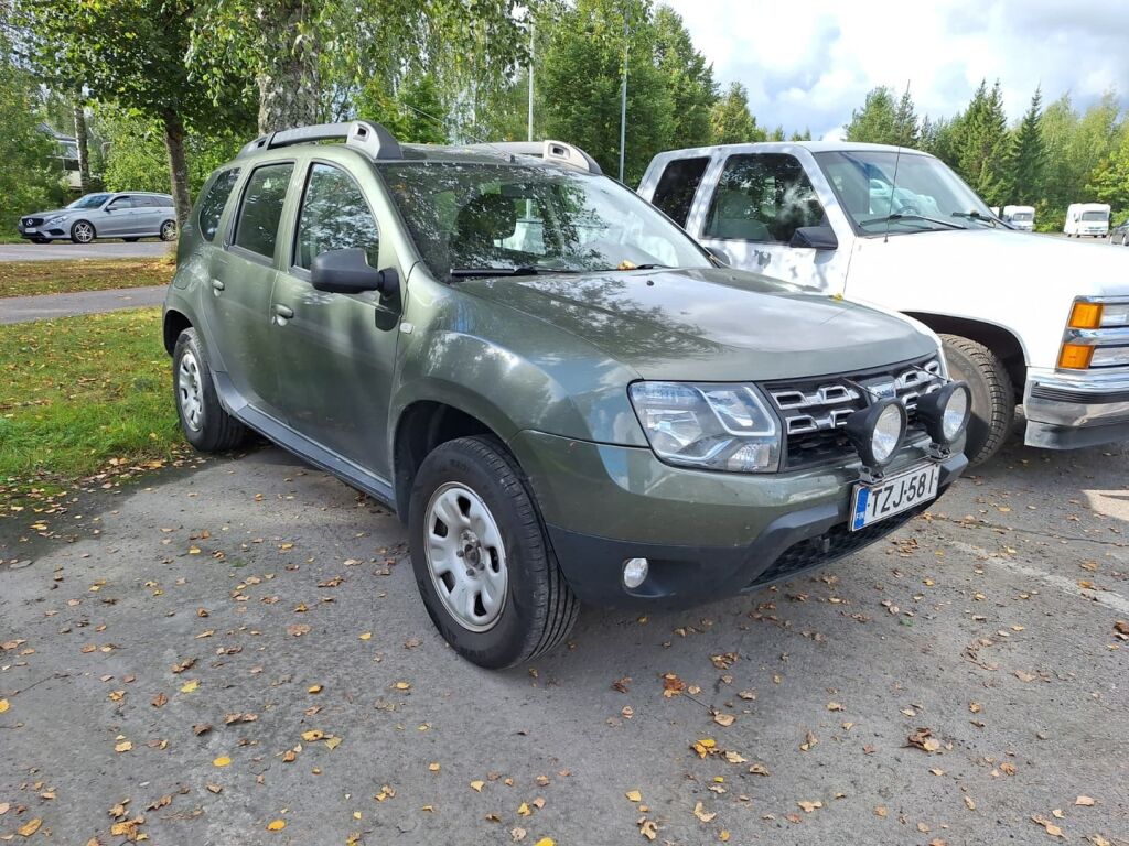Dacia Duster dCi 110 4x4 Laureate 2014, kuva 2/6