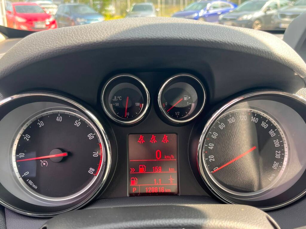Opel Mokka 2014 Oranssi