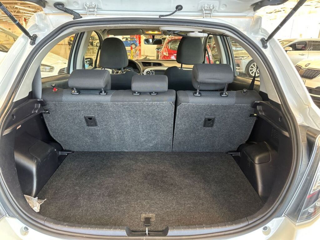 Toyota Yaris 2014 Valkoinen