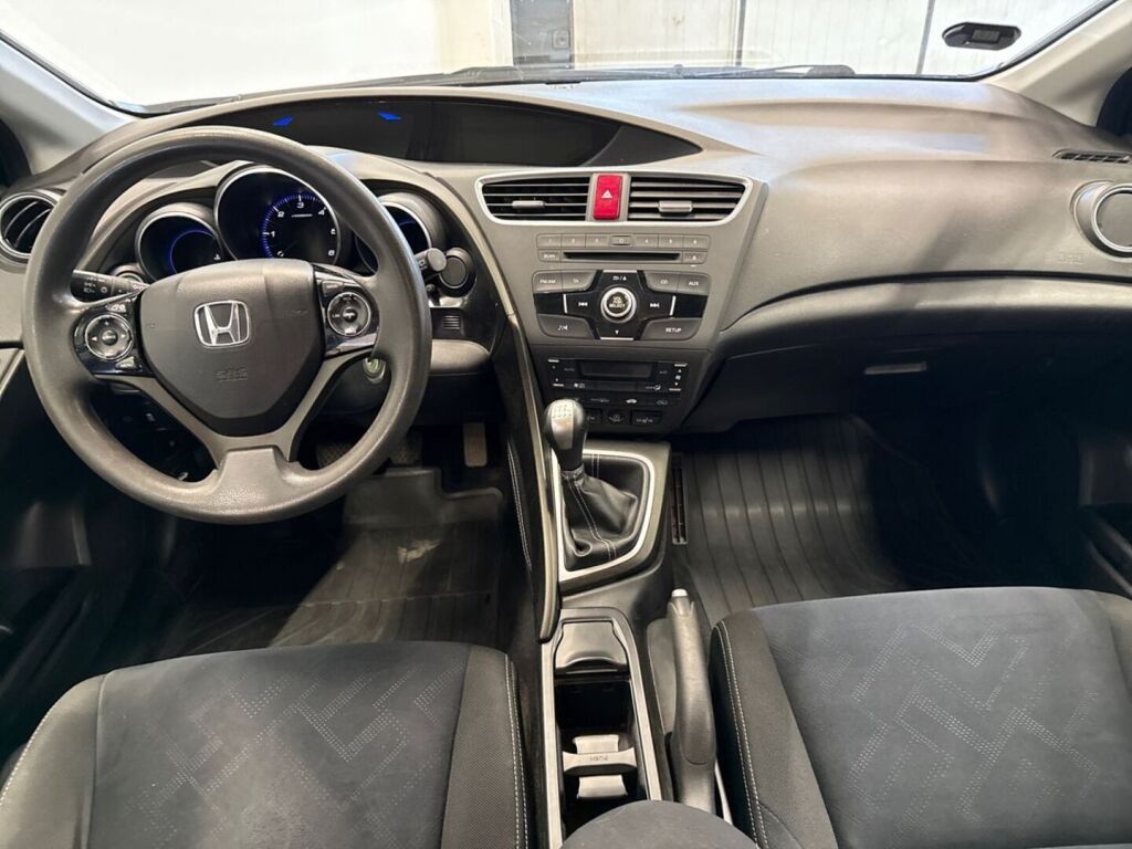 Honda Civic 2015 Ruskea (beige)