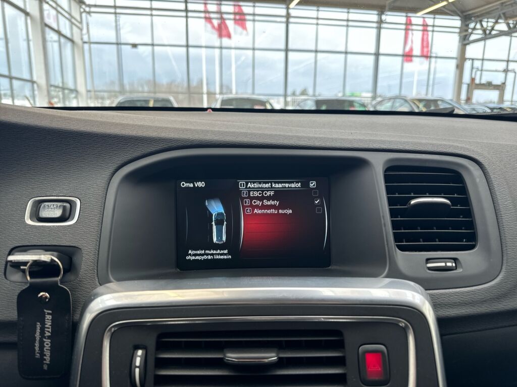 Volvo V60 2014 Musta