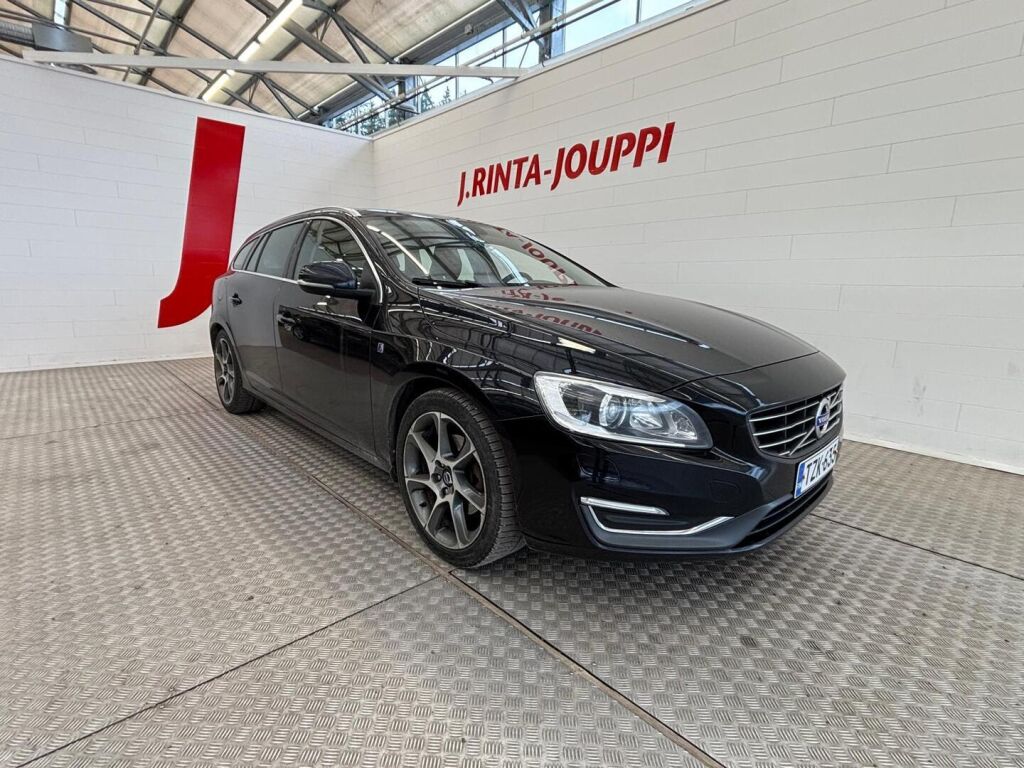 Volvo V60 2014 Musta