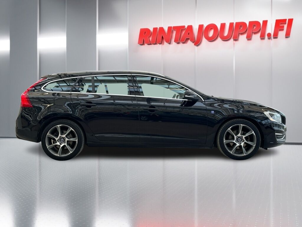 Volvo V60 2014 Musta