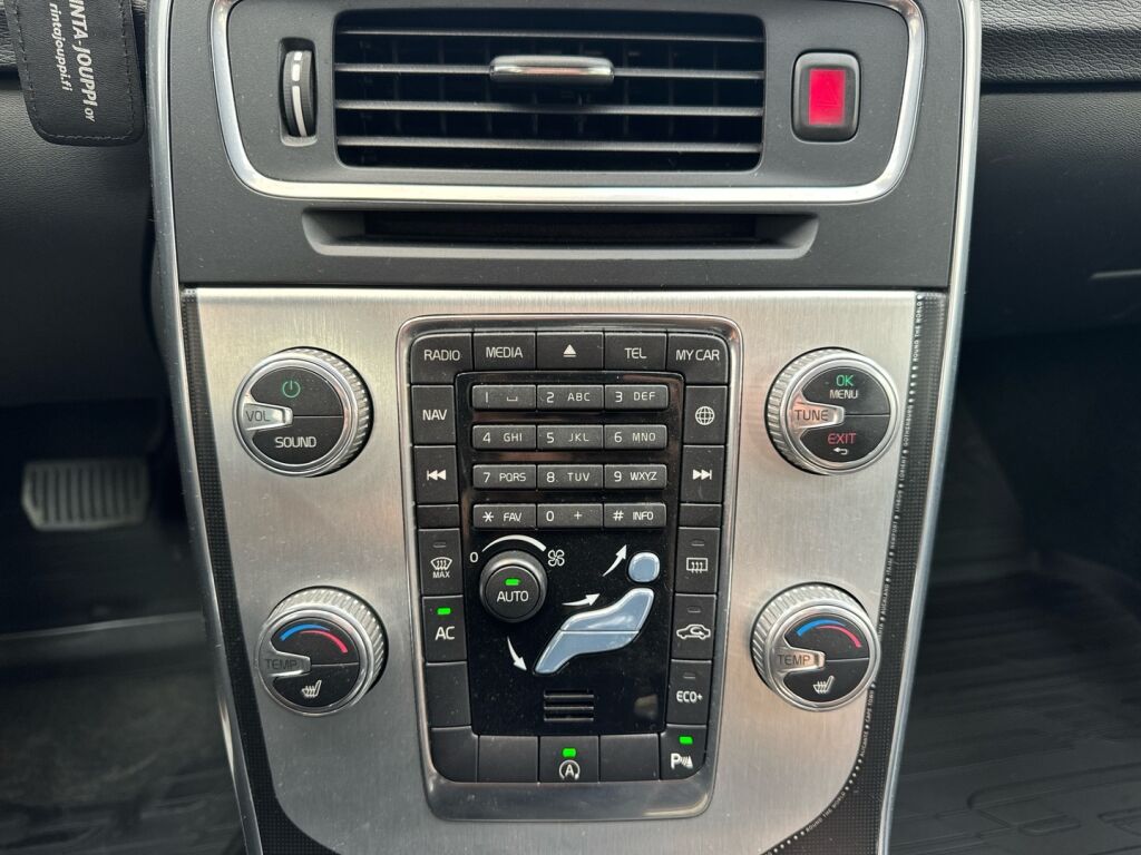 Volvo V60 2014 Musta