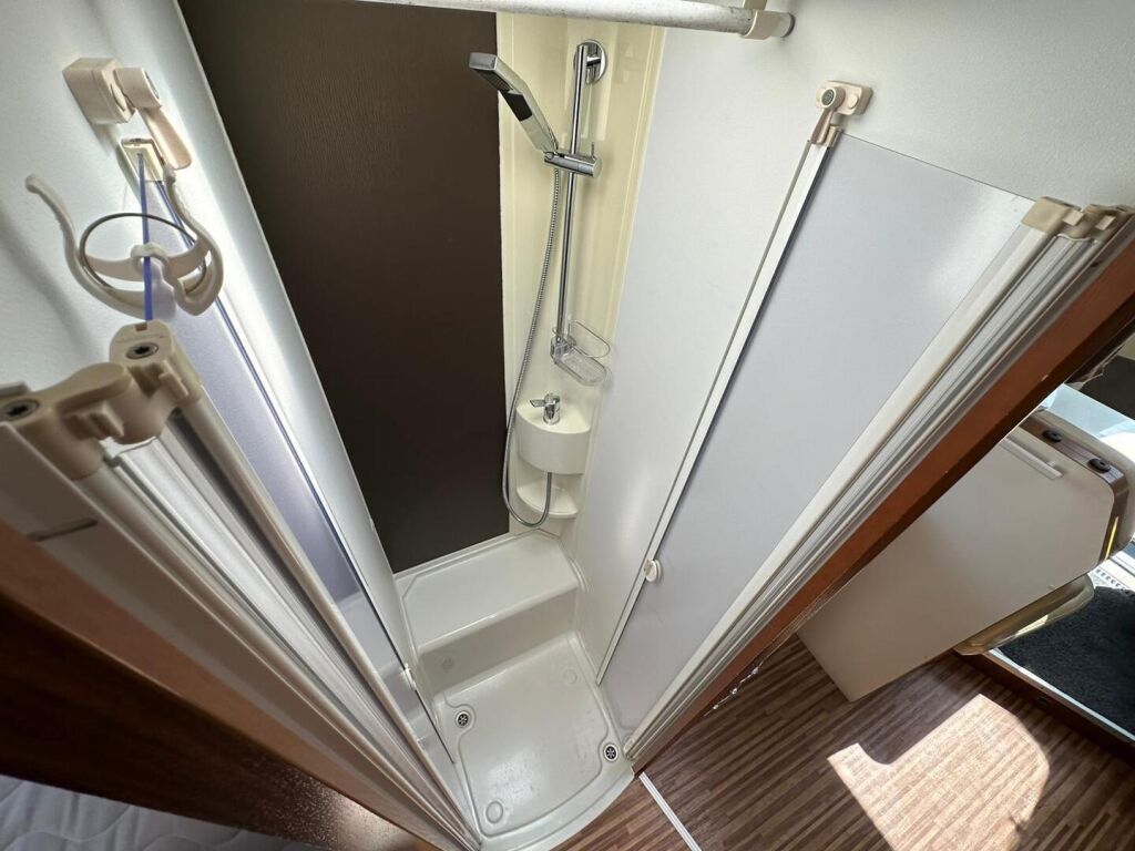 Adria Matrix Plus 670 SL 2015 Harmaa