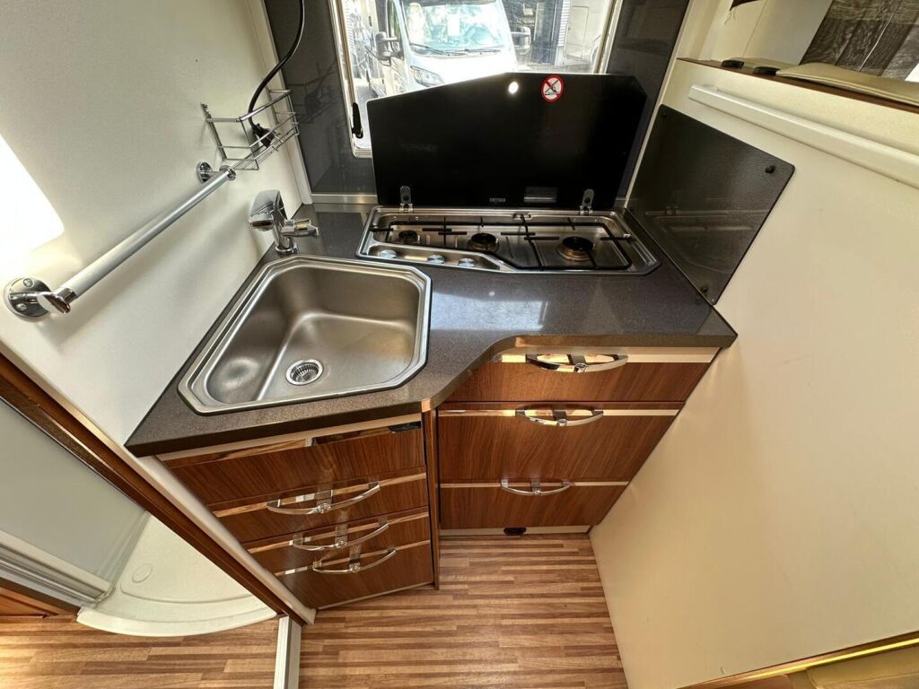 Adria Matrix Plus 670 SL 2015 Harmaa