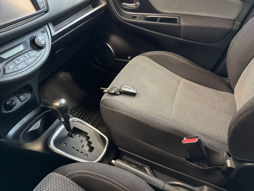 Toyota Yaris 2015 Ruskea (beige)