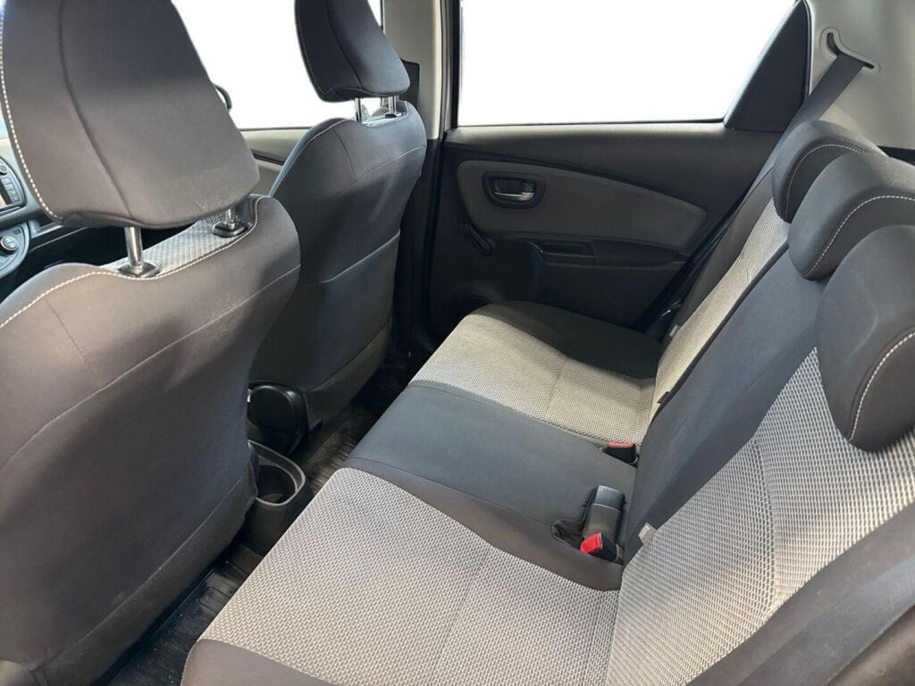 Toyota Yaris 2015 Ruskea (beige)