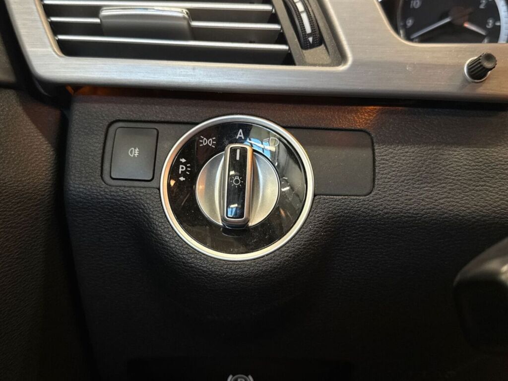 Mercedes-Benz E 2010 Harmaa