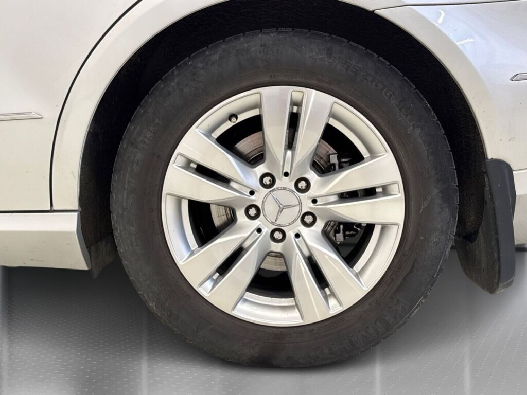 Mercedes-Benz E 2010 Harmaa