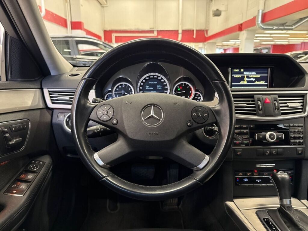 Mercedes-Benz E 2010 Harmaa