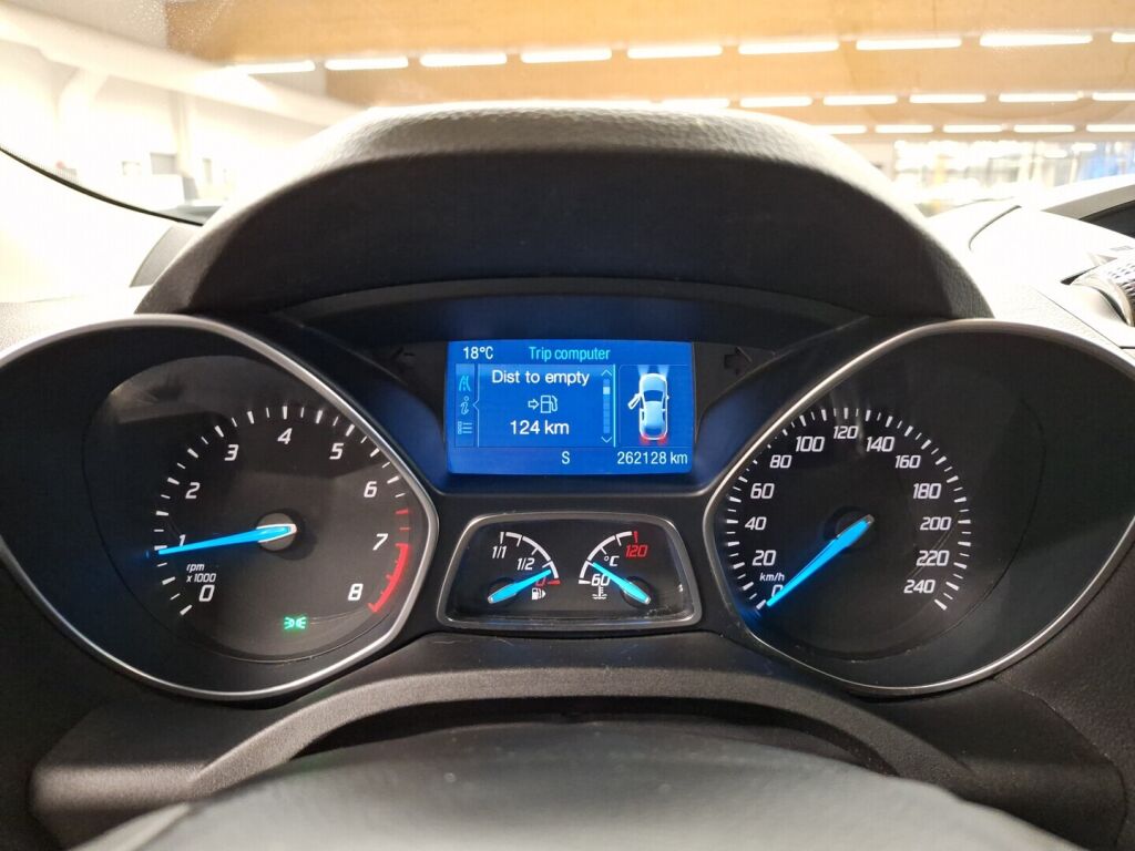 Ford Kuga 2015 Musta